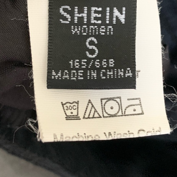 Black booty shorts from Shein size s - Picture 3 of 3